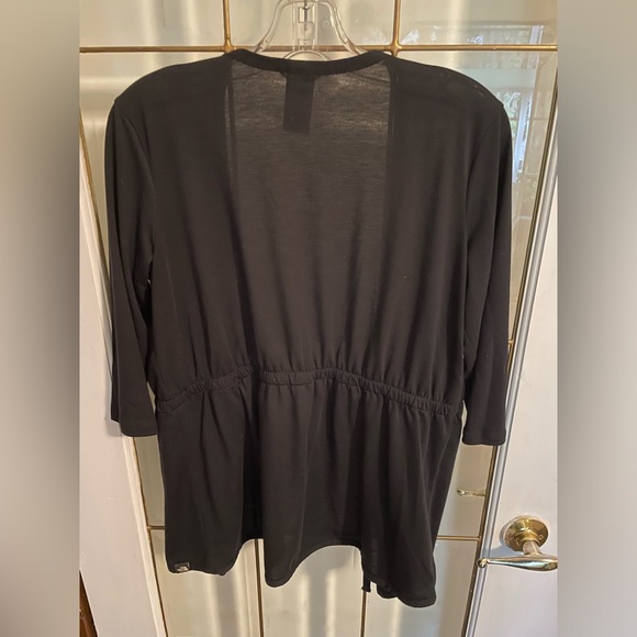 The North Face Women’s Black 3/4 Sleeve Cardigan - Picture 4 of 4